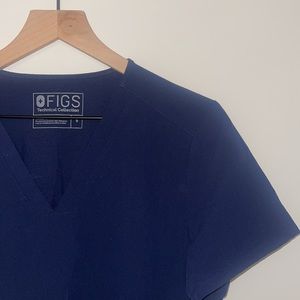 Figs casma 3 pocket scrub top nwt